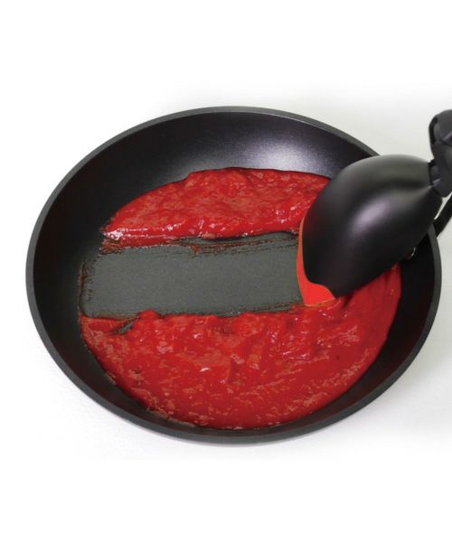 ハンドルをひねってお玉に変形し直置きもできるDreamfarm Spadleの機能的なデザイン